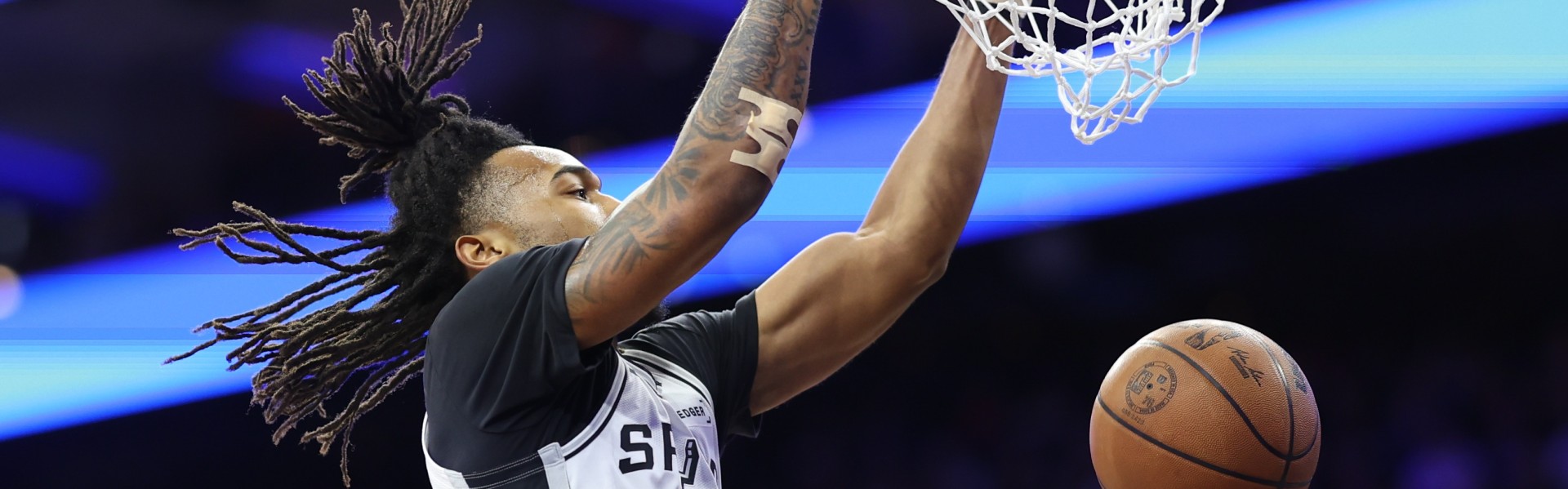 足球比分-米奇：卡斯尔在对阵76人时强势发挥 成为球队取胜的关键因素之一