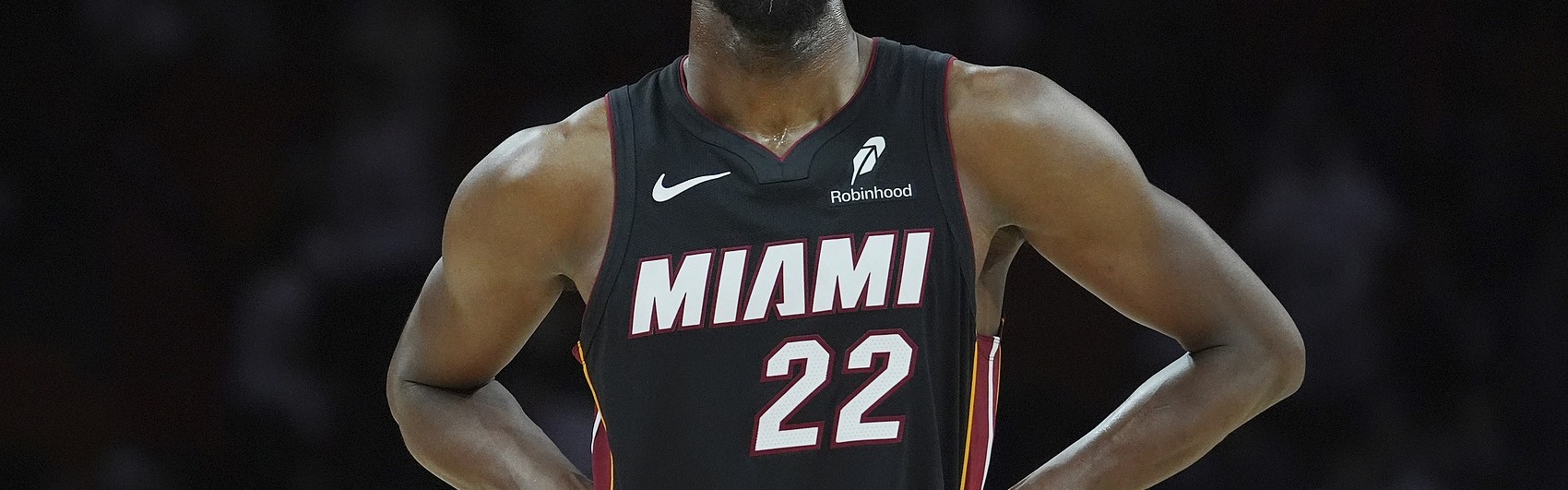 竞彩足球推荐-库里：看到维金斯 你总会忍不住露出笑容 他是勇士队史的传奇之一