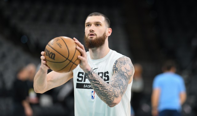 手感一般！马穆凯拉什维利11中4&amp;amp;三分4中0拿到13分&amp;amp;拼到5犯离场