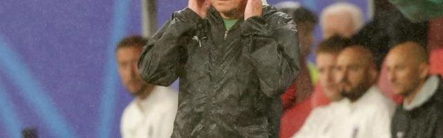 足球比分-朗尼克：输给了班克斯，太憋屈，非常非常非常不走运