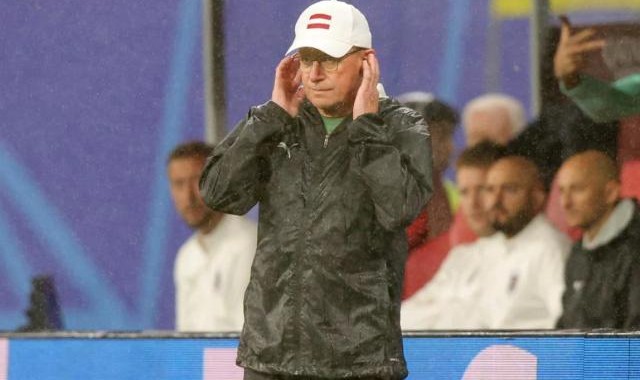 足球比分-朗尼克：输给了班克斯，太憋屈，非常非常非常不走运