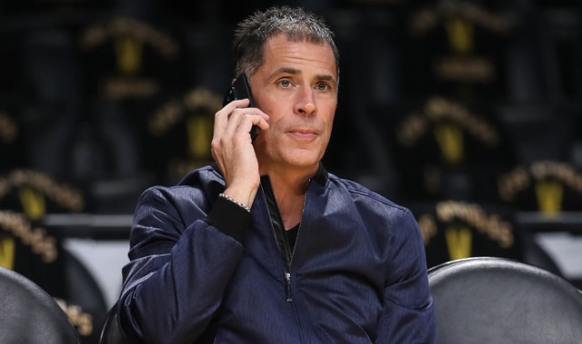 竞彩足球资讯分析-湖人调整管理层，佩林卡会被解雇吗？富保罗提议交易，是否控制？|里夫斯|里奇|克里斯·保罗|洛杉矶湖人队|nba_新浪体育_新浪新闻