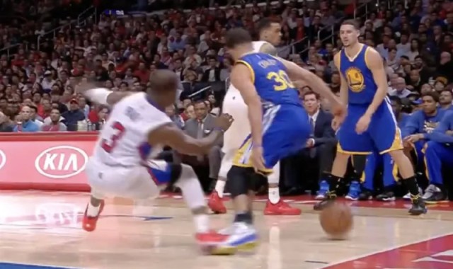 竞彩足球-美媒：11年前保罗被库里晃倒后，下一场狂砍41分17助攻4抢断