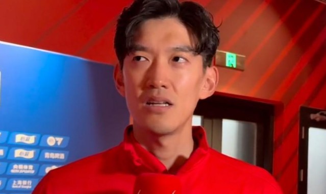 竞彩足球-颜骏凌：球队处境非常困难，有这么多年轻球员能站出来不容易